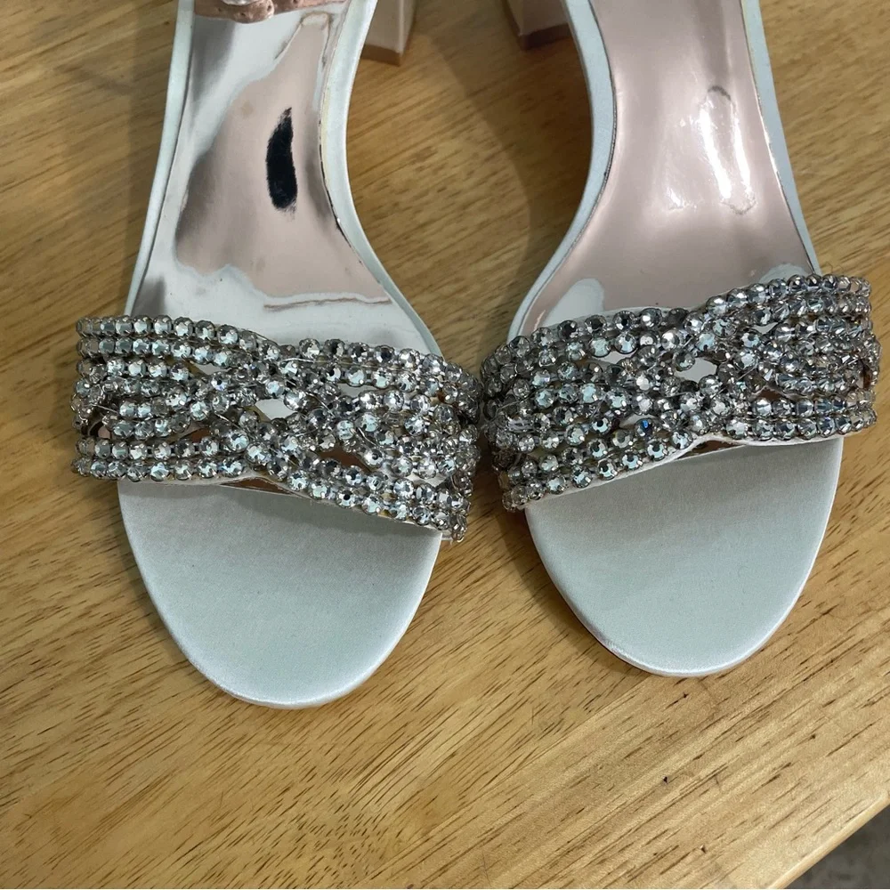 Badgley Mischka Triana Satin Open Toe Pumps Size 10‎ Cream